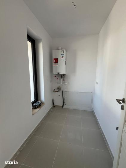 Casă cu 5 camere cu Teren 704 Mp în Balotești