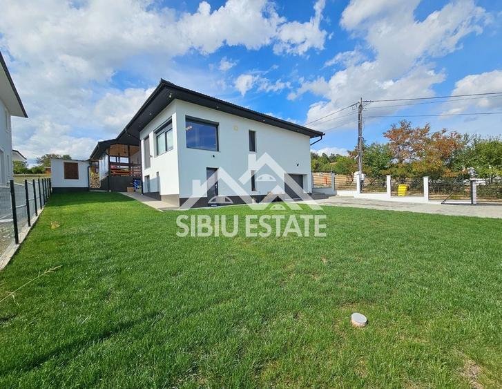 Casă individuală cu 5 camere cu Canalizare în Exterior Sud