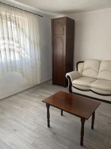 Casa de inchiriat in ora? Deta - 17