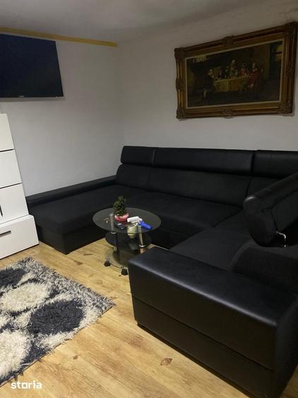 Casă cu 6 camere cu Teren 439 Mp în Petros