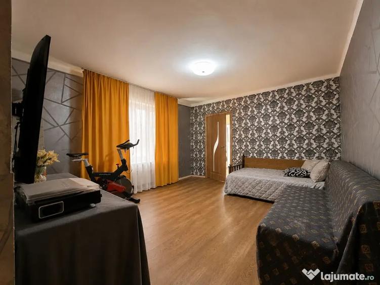 Casă cu 3 camere cu Teren 300 Mp în Exterior Vest