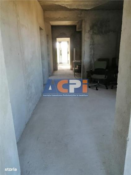 Casă cu 4 camere în Comana