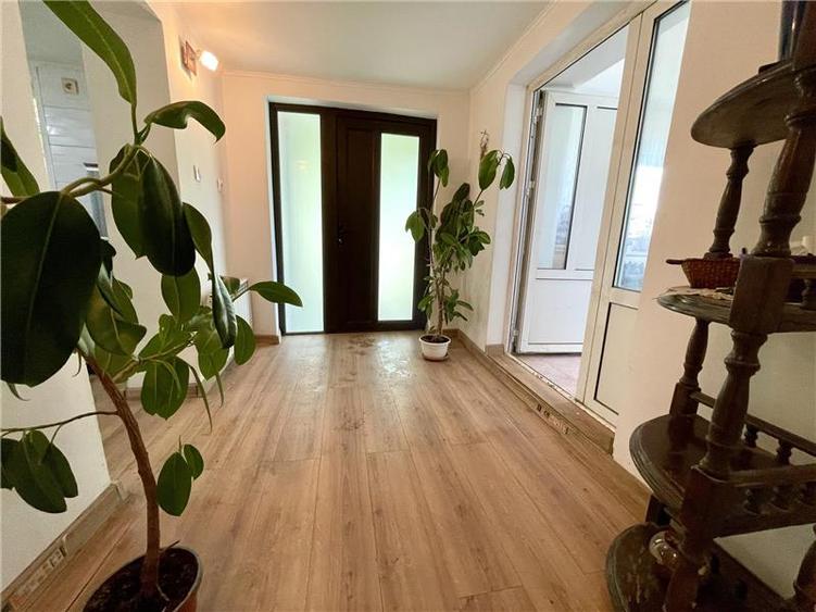 Casă cu 3 camere cu Teren 1200 Mp în Bârnova
