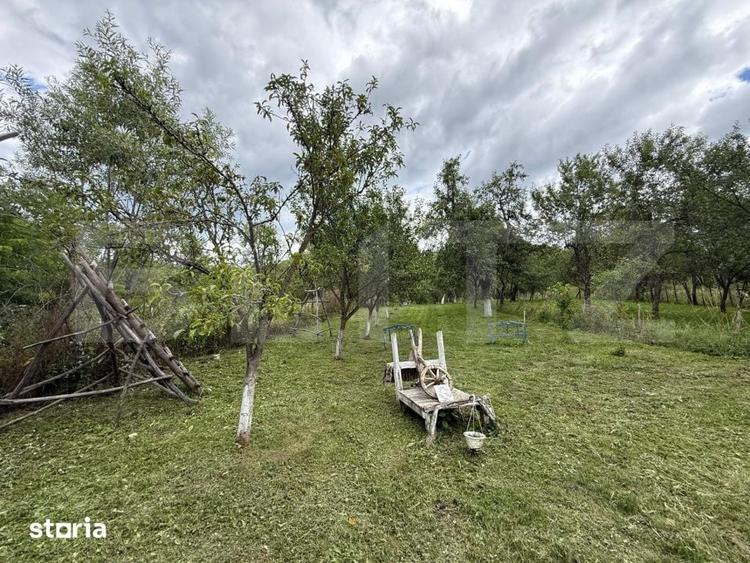 Casă cu 4 camere cu Teren 1500 Mp în Golești