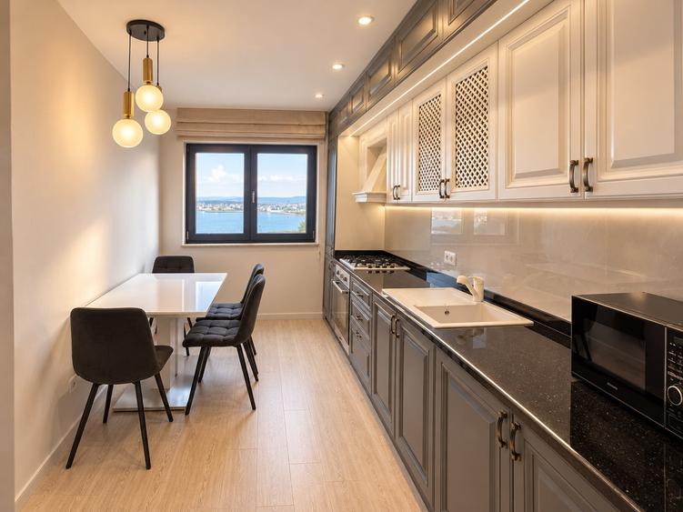 Apartament cu 2 camere decomandat, mobilat în Central