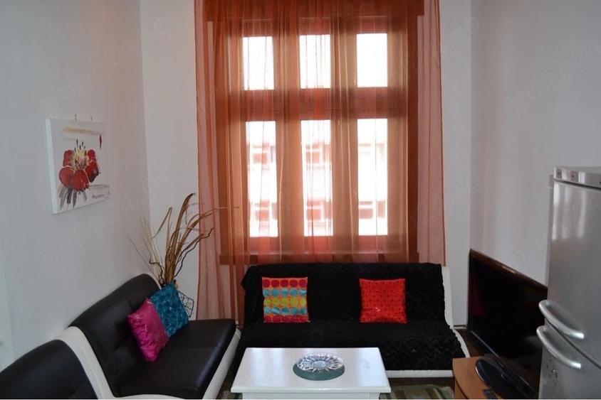 Apartament cu 3 camere decomandat în Medicină