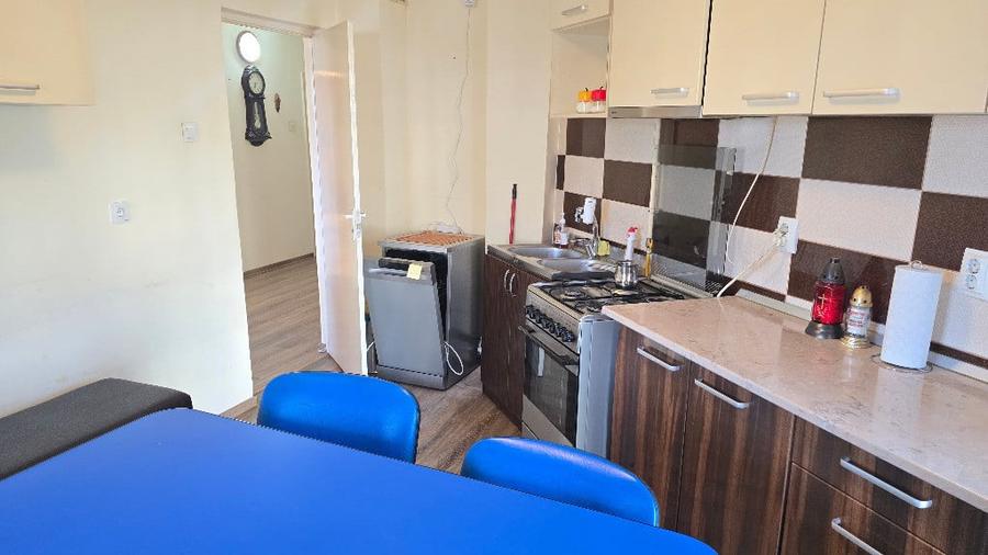 Apartament cu 4 camere decomandat în Decebal