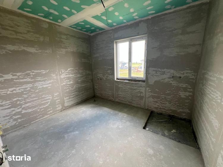 Casă cu 4 camere cu Teren 450 Mp în Central