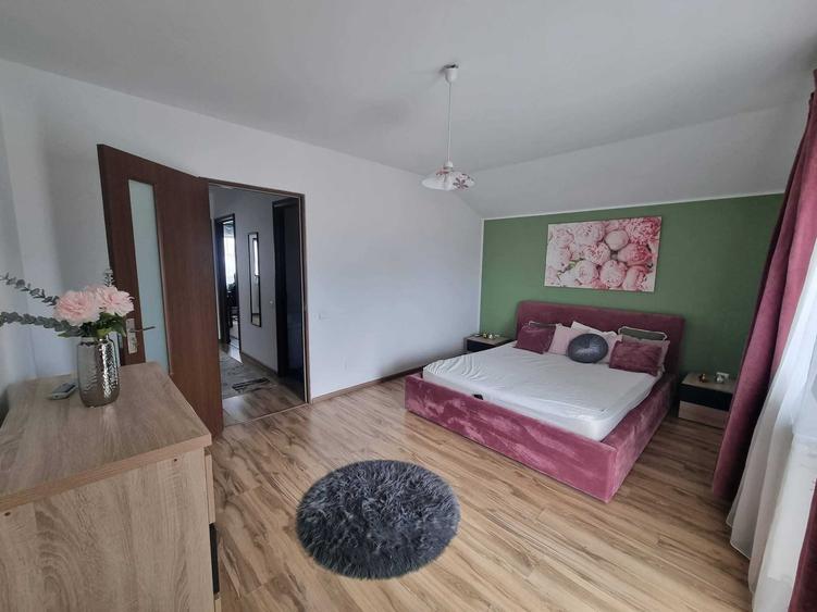 Casă cu 4 camere cu Teren 225 Mp în Domnești
