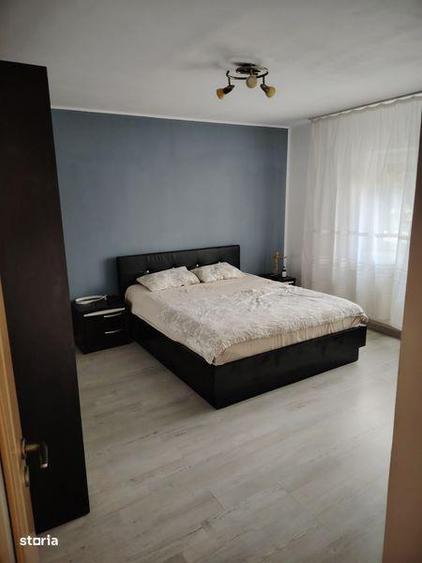 Casă cu 4 camere cu Teren 400 Mp în 23 August