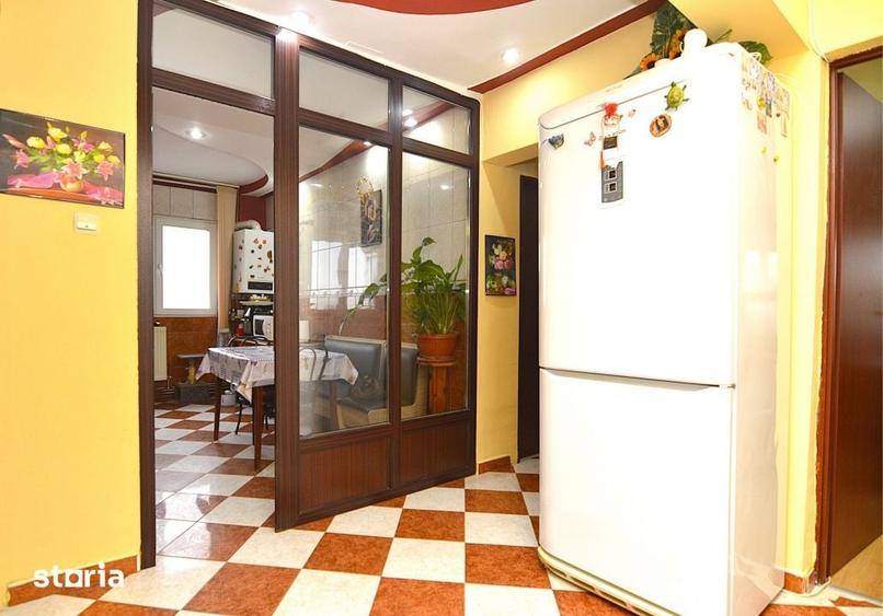 Apartament cu 4 camere decomandat, mobilat în Rahova