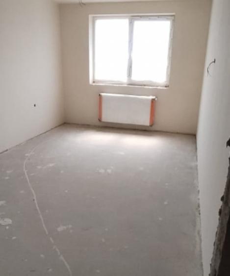Apartament cu 2 camere semidecomandat în Chinteni