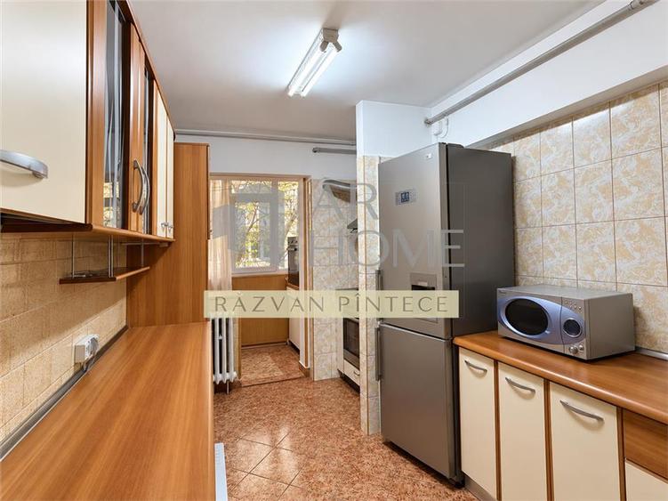 Apartament cu 4 camere decomandat, mobilat în Vest