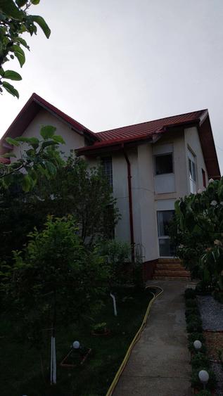 Casă cu Teren 527 Mp în Mânăstirea