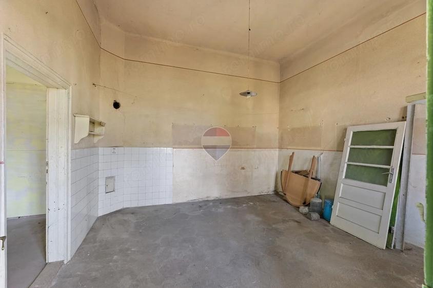 Casă cu 5 camere cu Teren 853 Mp în Ultracentral