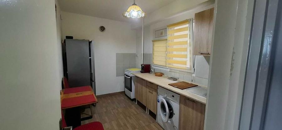 Apartament cu 2 camere decomandat în Eroii Revoluției