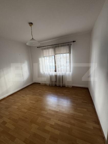 Apartament cu 3 camere decomandat în Reghin