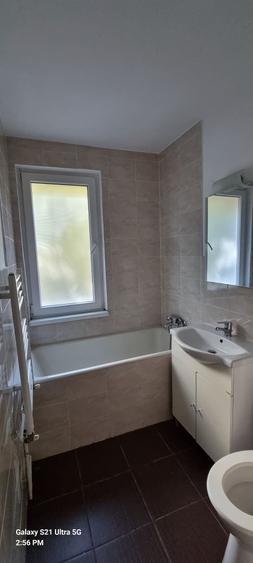 Apartament cu 3 camere semidecomandat în 7 Noiembrie