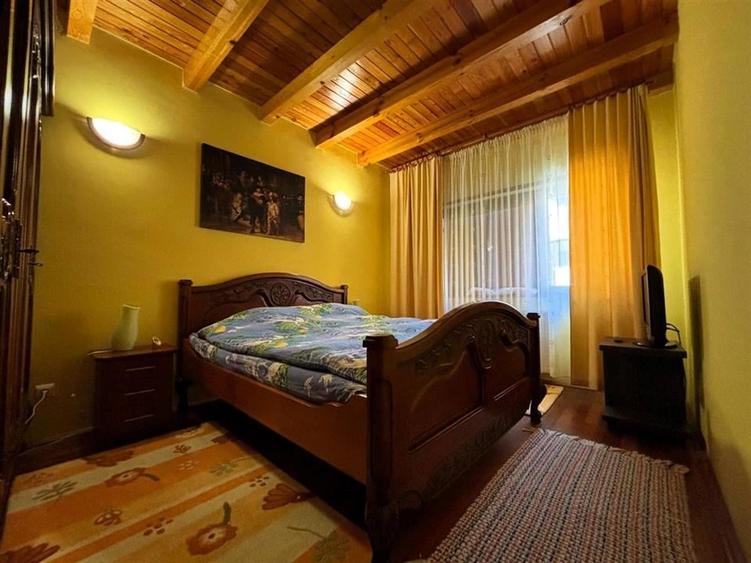 Casă individuală cu 4 camere cu Canalizare în Piatra Arsă