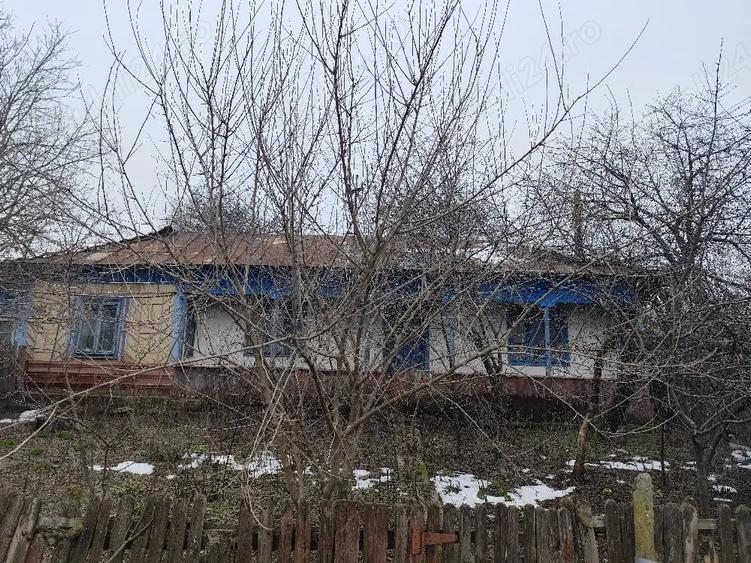 Teren de 1650 mp, în Esna