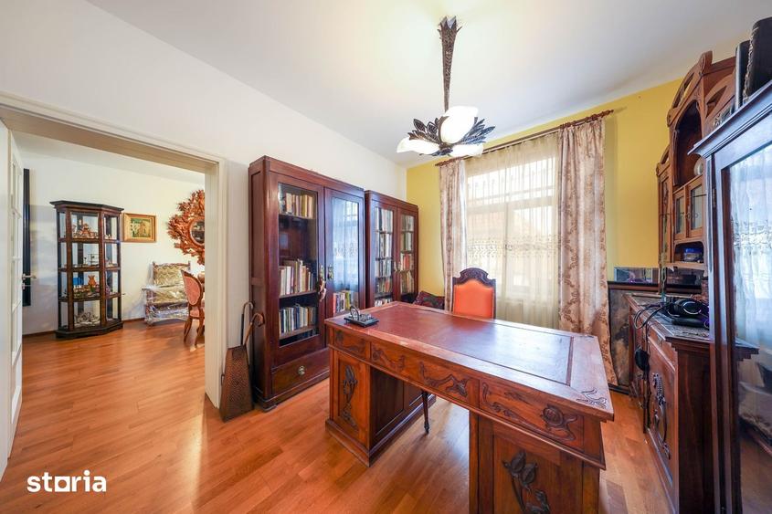 Casă cu 8 camere cu Teren 164 Mp în Bartolomeu