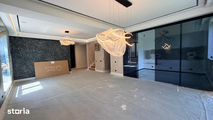 Casă cu 5 camere cu Teren 350 Mp în Corbeanca