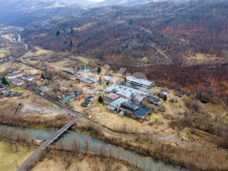 Spațiu industrial, de 5,000 mp, în Bucea