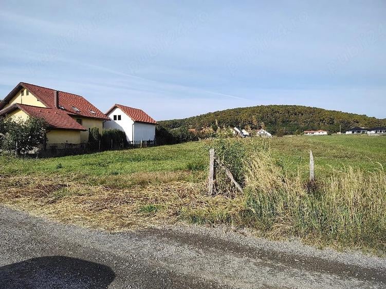 Teren de 4300 mp, în Central