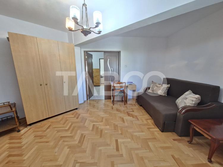Apartament cu 2 camere decomandat, mobilat în Ștrand