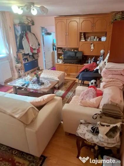 Casă cu 2 camere cu Canalizare în Schei