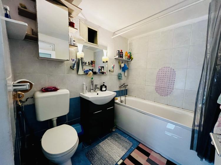 Casă individuală cu 5 camere cu Canalizare în Mehala