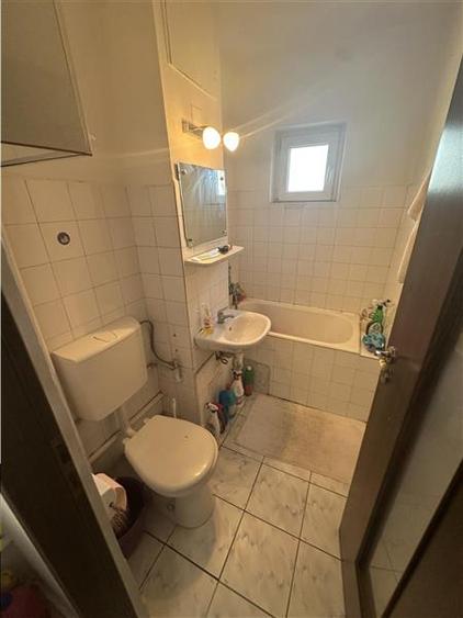 Apartament cu 3 camere semidecomandat în Circumvalațiunii