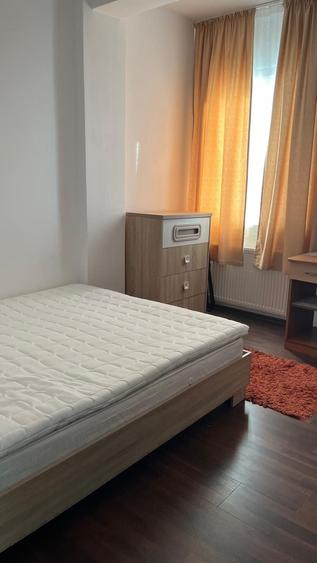 Ofer spre inchiriere apartament cu 2 camere . - 1