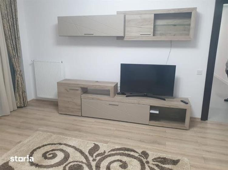 Apartament cu 3 camere, mobilat în Craiovei