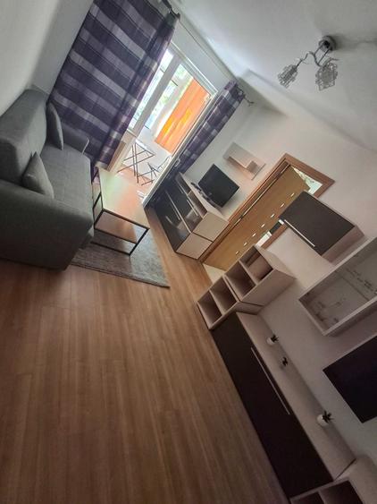 Apartament cu 3 camere semidecomandat în Tomis Nord