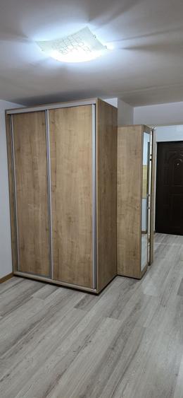 Garsonieră decomandată în Hurez