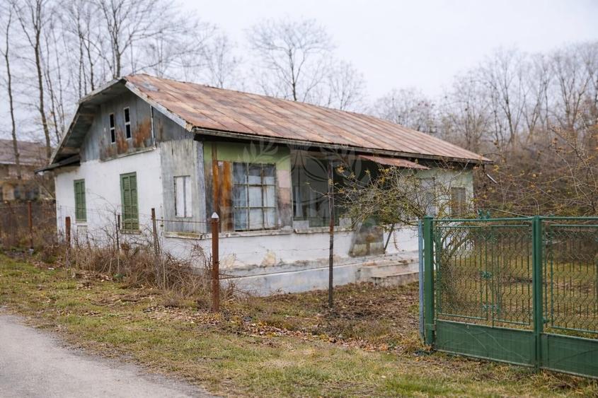 Casă individuală cu 3 camere cu Teren 713 Mp în Central