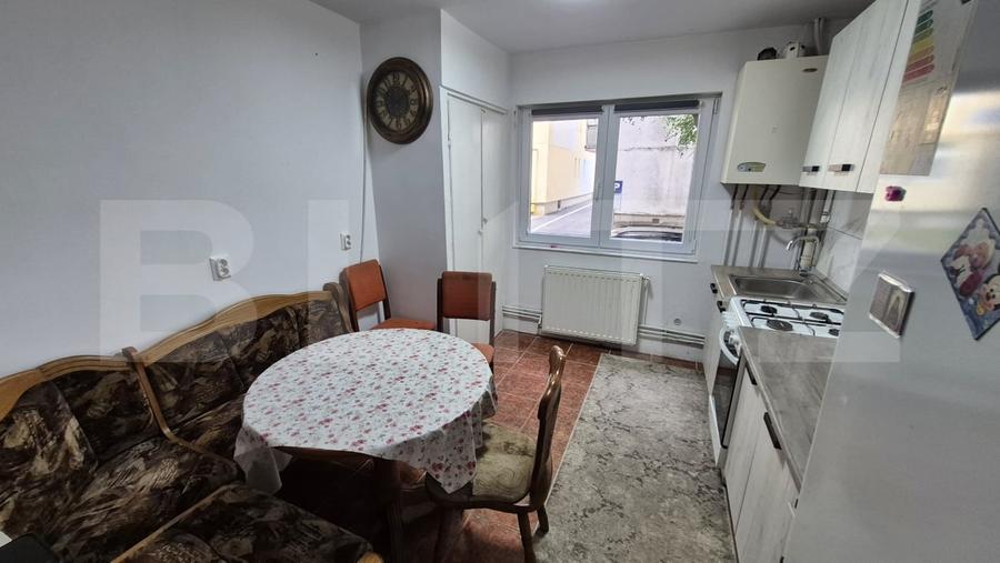 Apartament cu 2 camere semidecomandat, mobilat în Micro 16