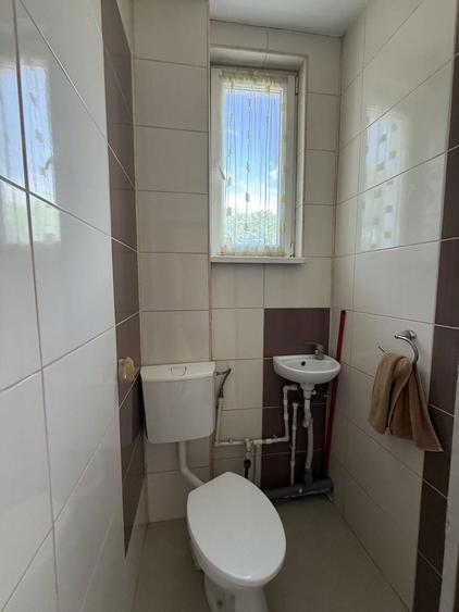 Casă individuală cu 5 camere cu Canalizare în Central
