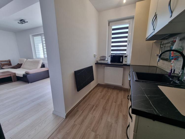 Apartament cu 2 camere semidecomandat, mobilat în Apărătorii Patriei