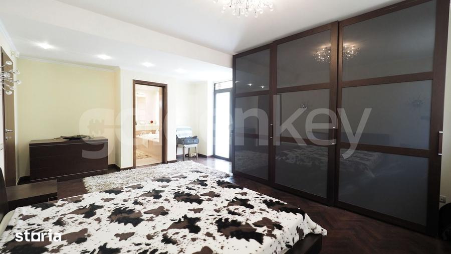 Casă cu 5 camere cu Teren 840 Mp în Central