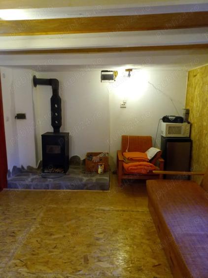 Casă cu 2 camere cu Teren 300 Mp în Central