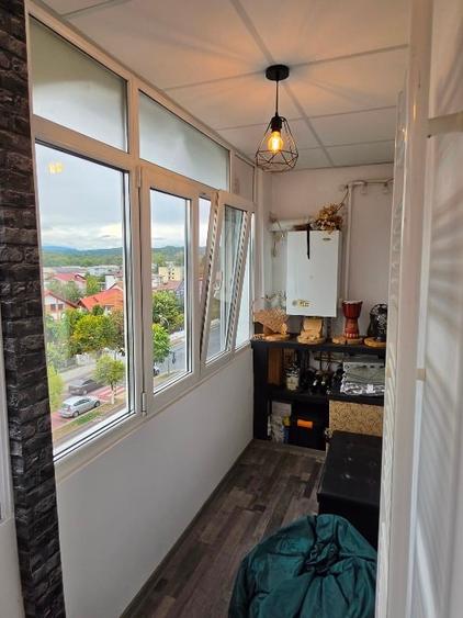 Apartament cu 3 camere decomandat, mobilat în Central