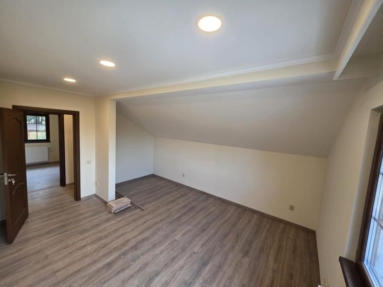 Casă individuală cu 4 camere cu Teren 456 Mp în Păulești