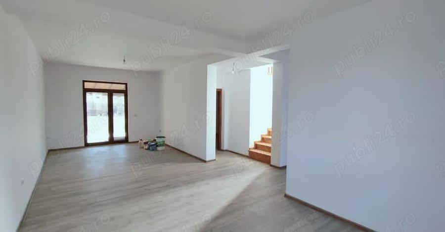 Casă cu 4 camere cu Teren 306 Mp în Chișoda
