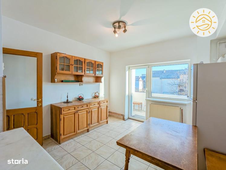Apartament cu 3 camere decomandat în Centrul Istoric