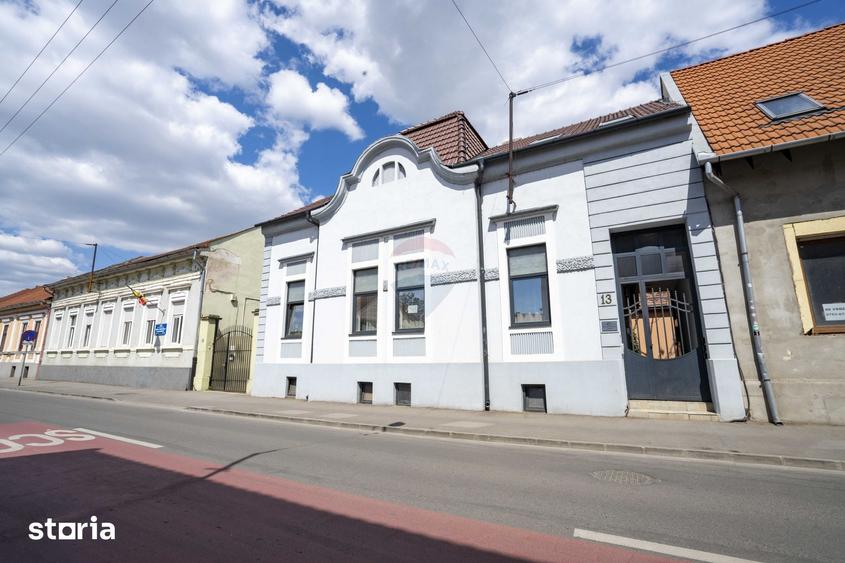 Casă cu 6 camere cu Teren 116 Mp în Ultracentral