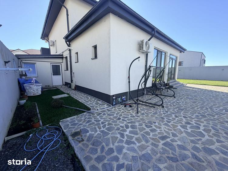 Casă cu 5 camere cu Teren 603 Mp în Glina