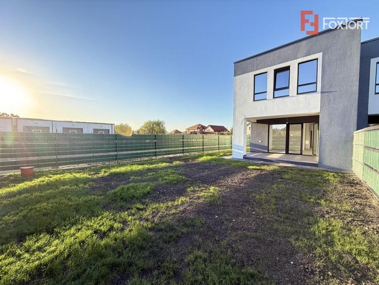 Duplex cu 4 camere cu Canalizare în Săcălaz