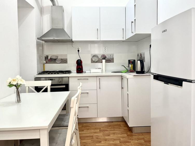 Apartament cu 2 camere decomandat, mobilat în P-ța Unirii